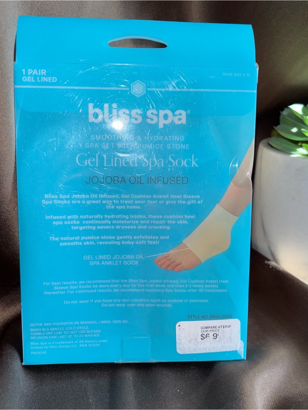 Bliss Spa jojoba infused Spa Socks and pumice stone - Picture 6 of 6